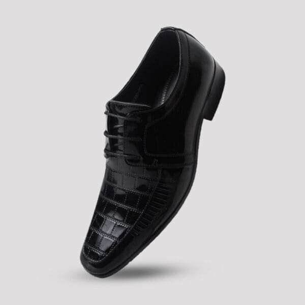 Classic Square Derby black 1