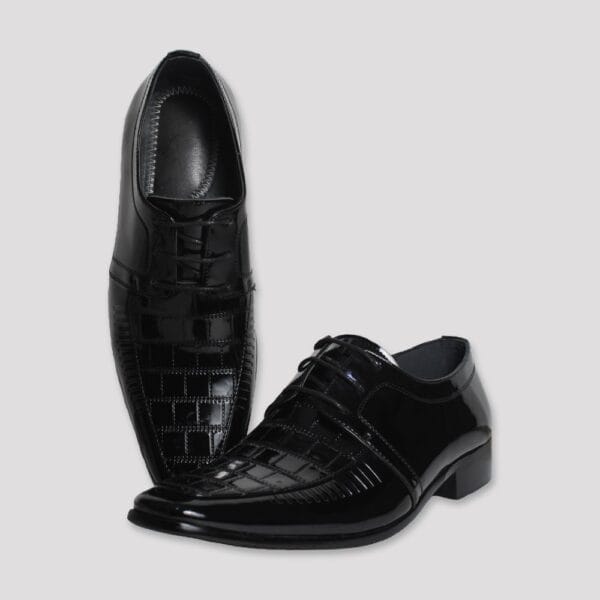 Classic Square Derby black 2