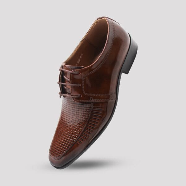 The Artisan Derby brown 1